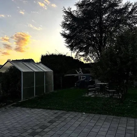 - Seeblick Inn